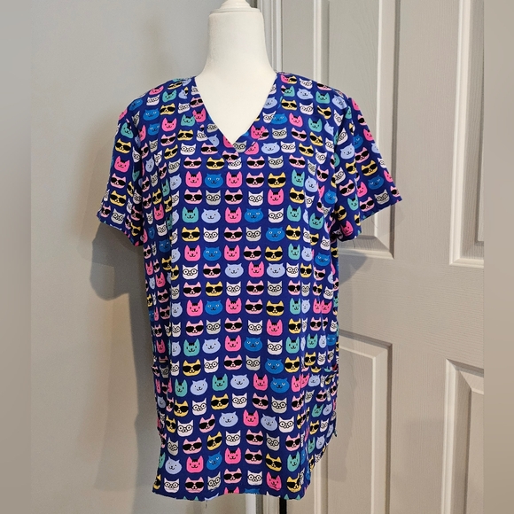 Cat Faces Scrub Top - Picture 1 of 4